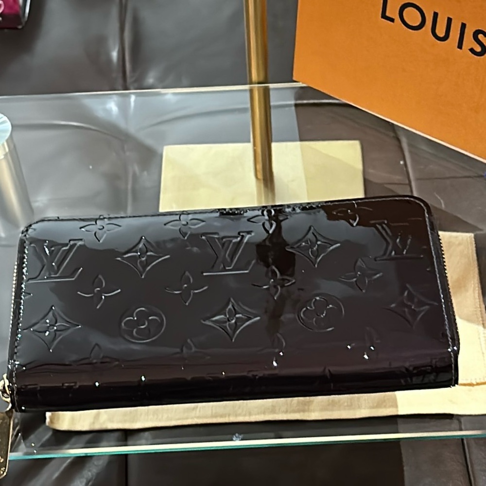 Authentic Louis Vuitton Vernis Continental Long Zip Wallet in Aubergine Purple - Picture 13 of 16